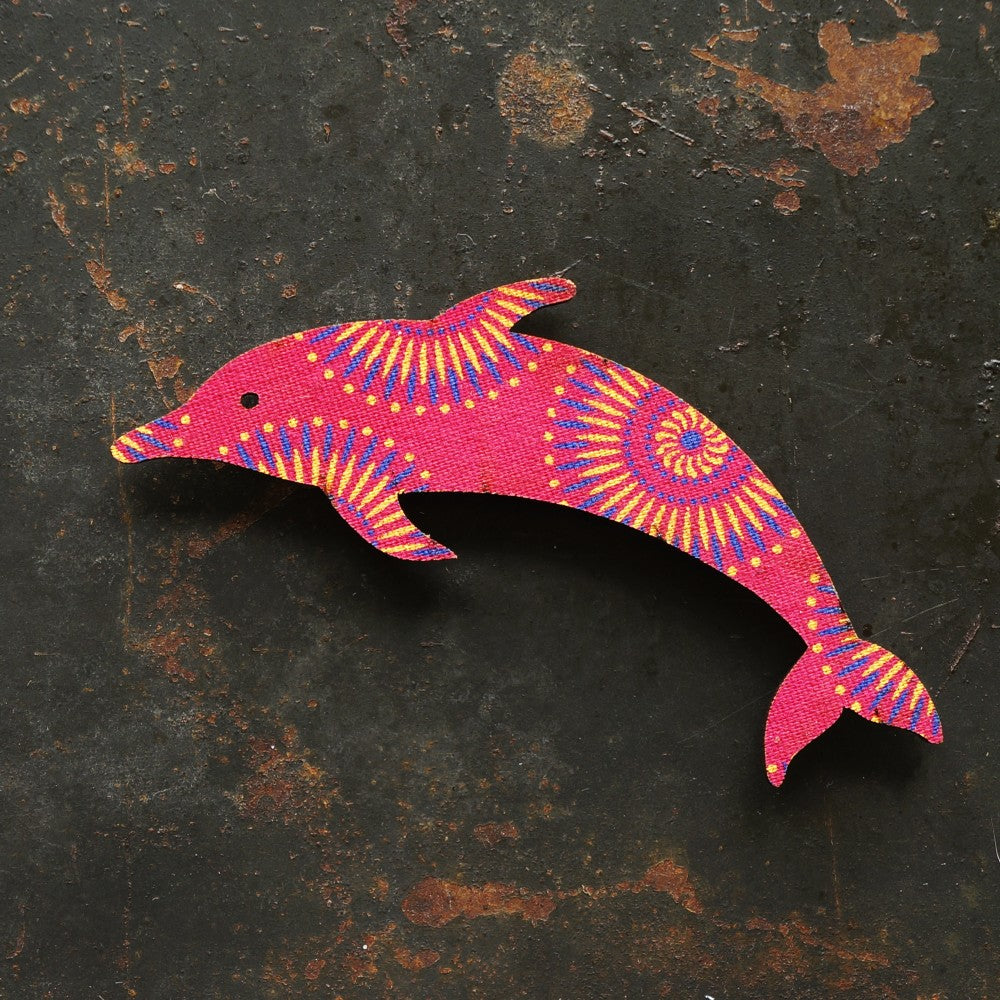 Dolphin Magnet