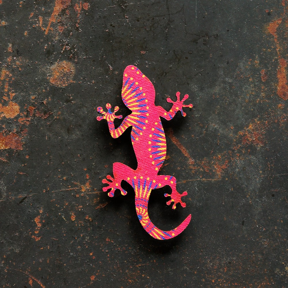 Gecko Magnet covered with vibrant South African Shweshwe fabric.