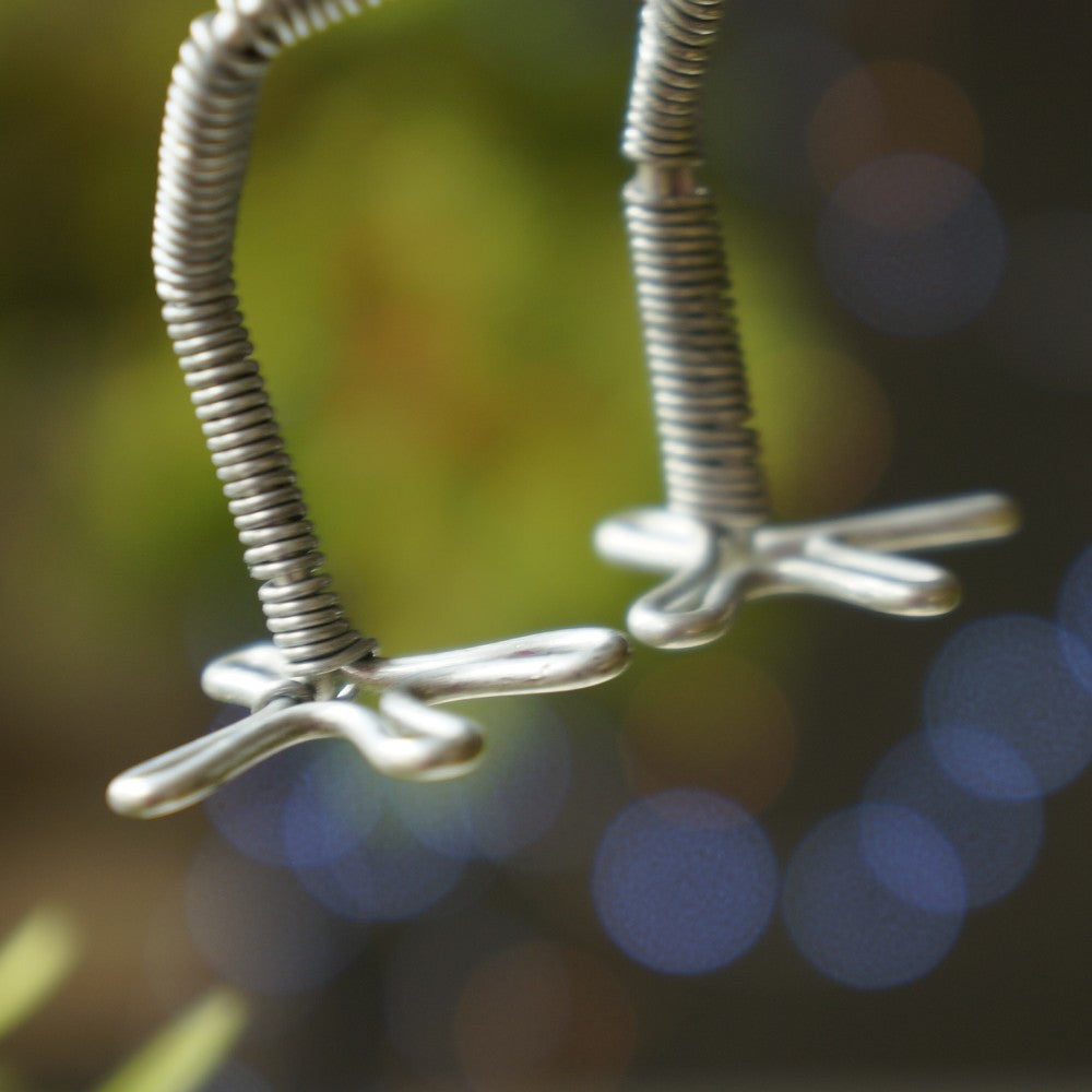 Detailed wire feet on Robin 3D decoration