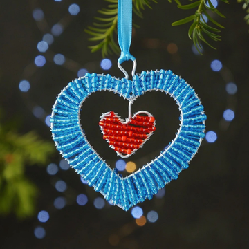 Blue beaded heart in the matching Christmas tree setting